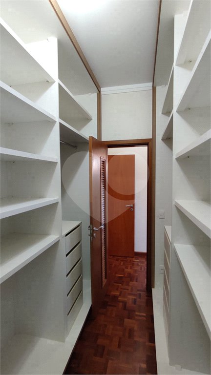 Casa à Venda de 5 dormitórios em São Carlos, no Residencial Eldorado