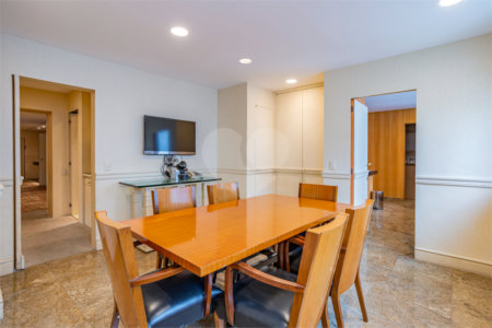 Apartamento à venda com 4 suítes em Jardim Paulistano, São Paulo, SP