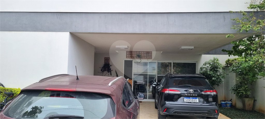 Casa à venda com 5 quartos, sendo 2 suítes, no condomínio Swiss Park, São Bernardo do Campo - SP