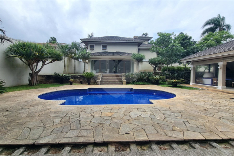 Casa à venda ou para alugar com 5 suítes em Serra da Cantareira, Mairiporã, SP