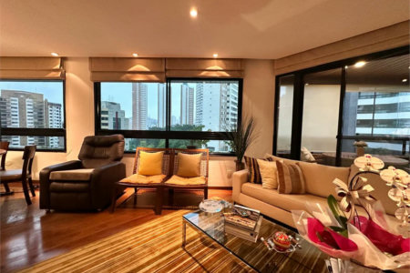 Apartamento à venda com 4 quartos, sendo 3 suítes, em Vila Andrade, São Paulo, SP