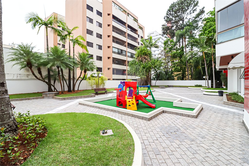 Apartamento à venda com 4 quartos, sendo 2 suítes, em Vila Morumbi, São Paulo, SP