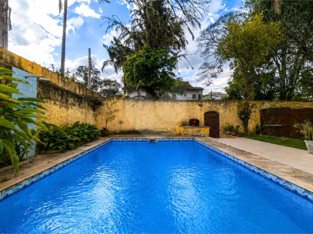 Casa à venda com 3 quartos, sendo 1 suíte,  em Interlagos, São Paulo, SP