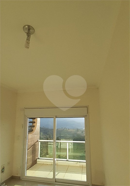 Casa em condomínio à venda ou para alugar com 5 quartos, sendo 3 suítes,  no Centro, Bom Jesus dos Perdões, SP