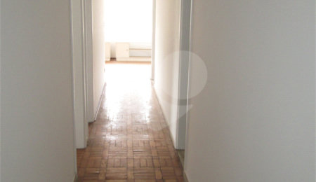 Sobrado à venda com 3 quartos em Horto, São Paulo, SP