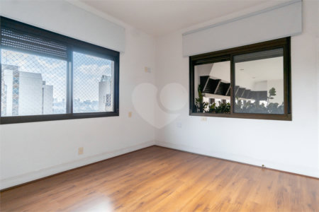 Duplex à venda com 6 quartos, sendo 4 suítes, em Alto de Pinheiros, São Paulo, SP