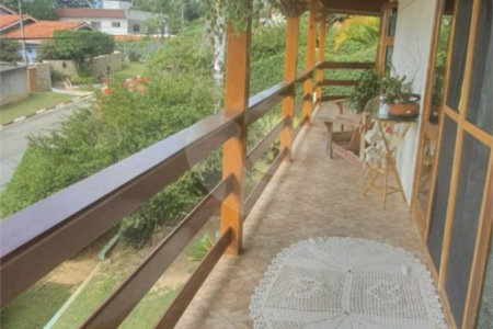 Casa à venda ou para alugar com 4 suítes em Vila Machado, Mairiporã, SP