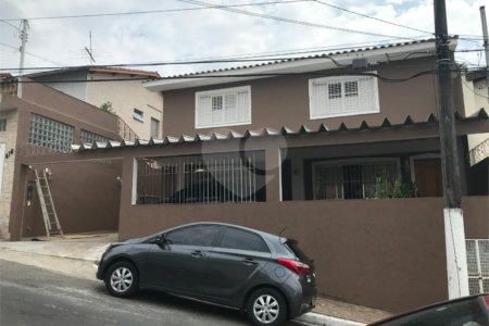 Sobrado à venda com 5 quartos, sendo 1 suíte, em Alto da Boa Vista, São Paulo, SP