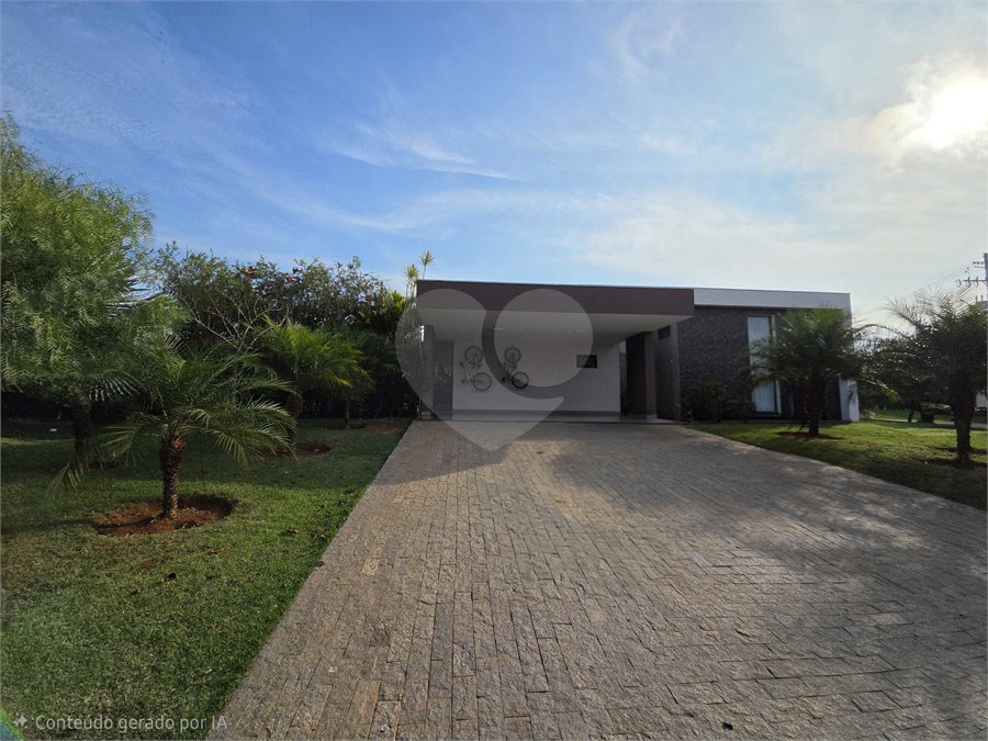 Casa à venda com 3 suítes no condomínio Village Ipanema I, Araçoiaba da Serra - SP