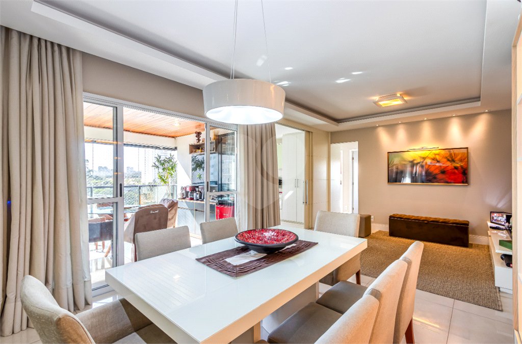 Apartamento à venda com 3 quartos, sendo 1 suíte, em Chácara Santo Antônio, São Paulo, SP