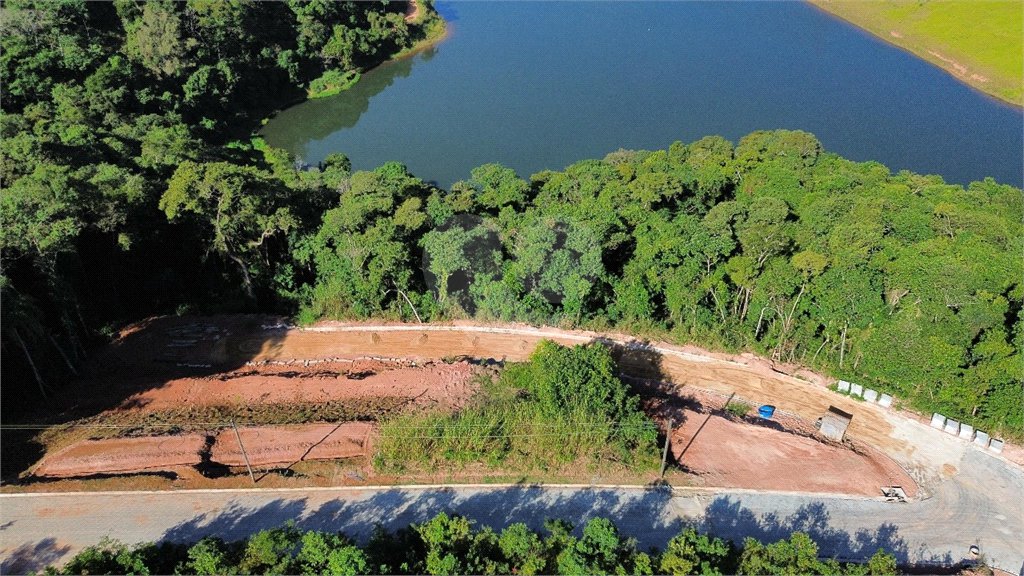 Terreno à venda no condomínio Bosque da Represa, Nazaré Paulista - SP