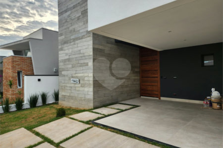 Casa à venda com 3 suítes no condomínio Residencial Central Parque, Salto - SP