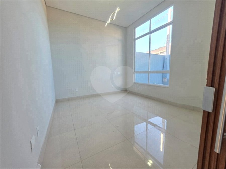 Casa à venda com 3 suítes em Marambaia, Vinhedo, SP