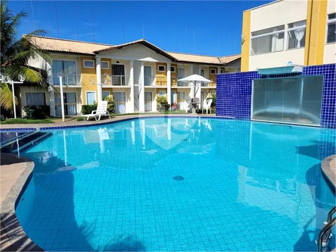 Apartamento à venda com 1 suíte em Taperapuan, Porto Seguro, BA