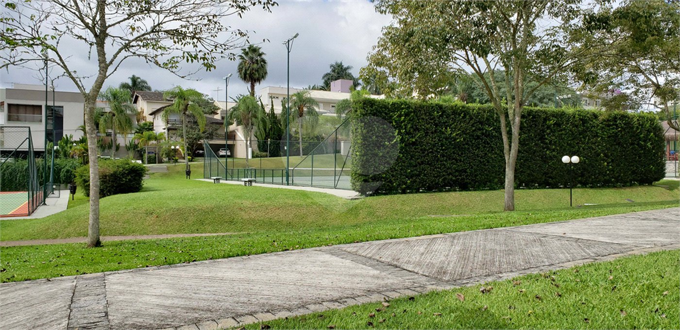 Casa à venda com 4 suítes no condomínio Real Park, Mogi das Cruzes - SP
