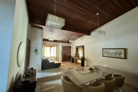 Casa à venda com 3 quartos, sendo 1 suíte, no condomínio Residencial Jardim das Flores 1510, Cotia - SP