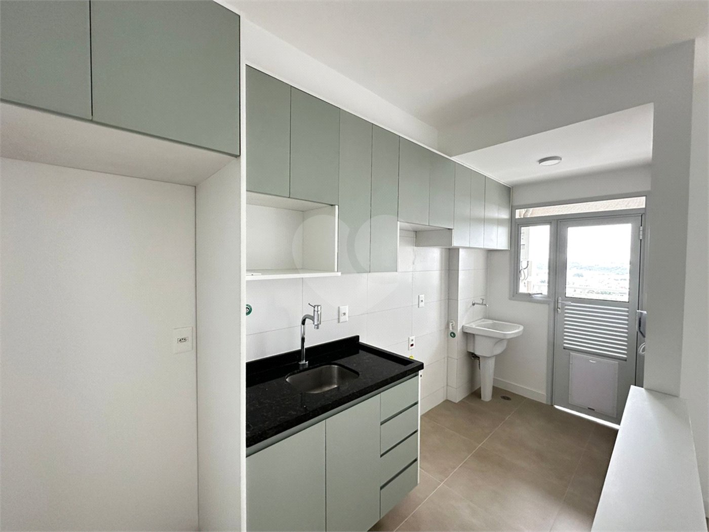 Apartamento para alugar com 1 suíte em Jardim Santa Helena, Suzano, SP