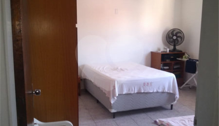 Sobrado à venda com 3 quartos em Vila Marari, São Paulo, SP