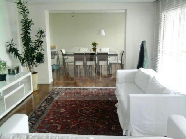 Apartamento à venda com 3 suítes em Campo Belo, São Paulo, SP