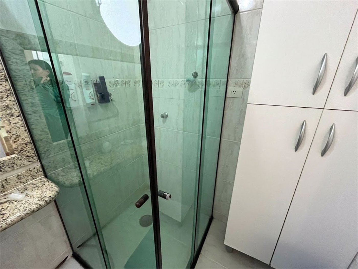 Apartamento Residencial à venda, Jardim Virginia, Guarujá - AP0424.