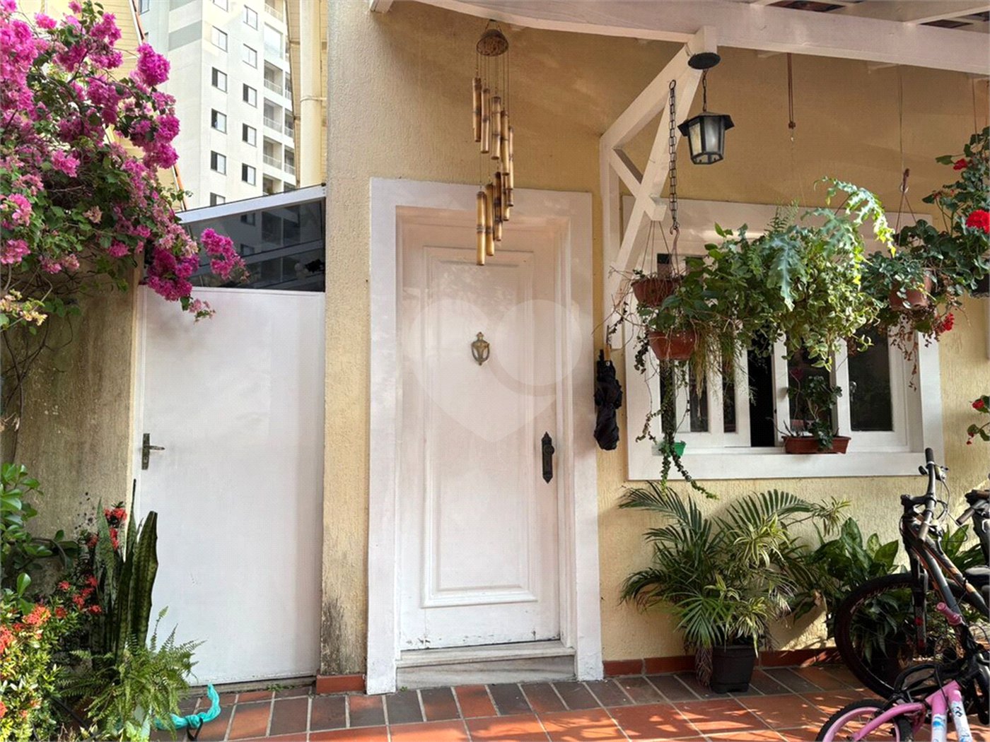 Casa à venda com 3 quartos, sendo 1 suíte, no condomínio Villagio Vicino, São Paulo - SP
