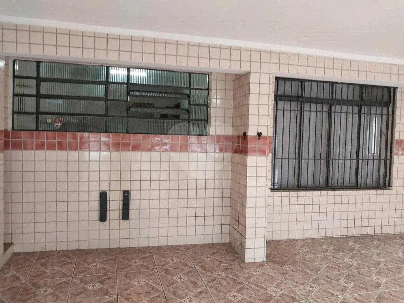 Sobrado à venda com 212 m², 2 quartos (suítes), 3 banheiros e 2 vagas de garagem, em São Caetano do Sul