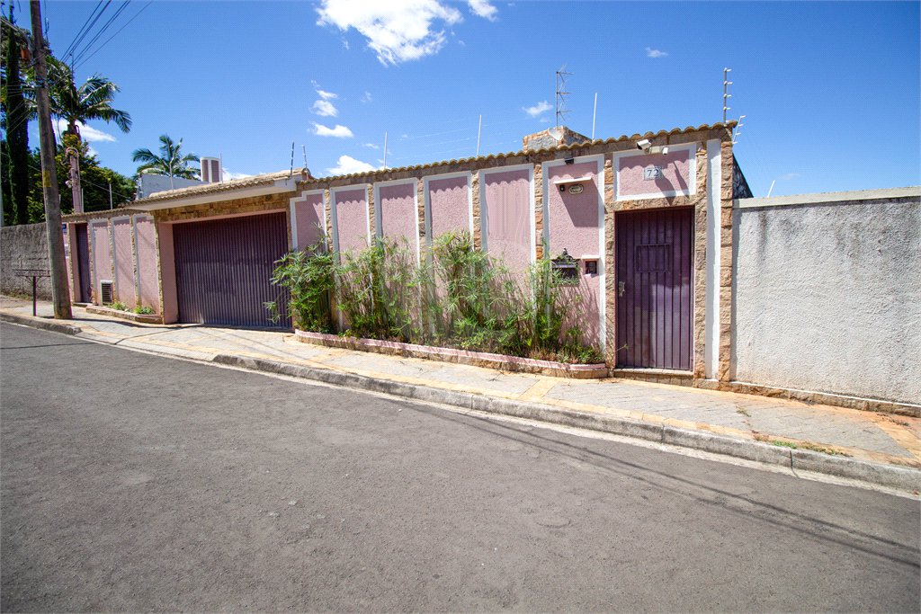 Casa à venda ou para alugar com 4 quartos, sendo 1 suíte, no Centro, São Roque, SP