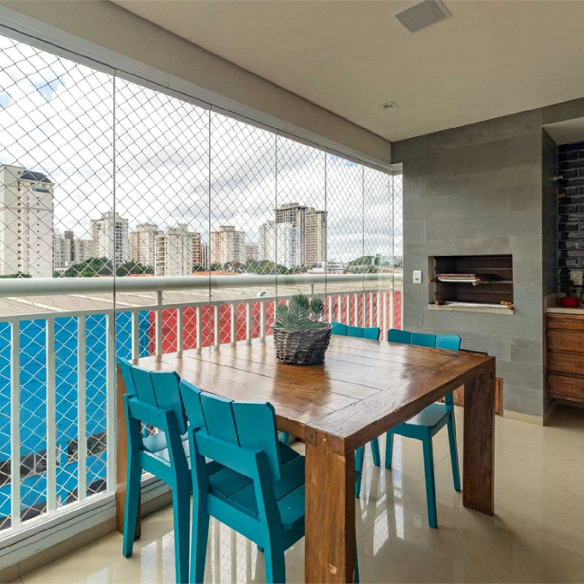 Apartamento à venda com 3 quartos, sendo 1 suíte, em Campo Belo, São Paulo, SP