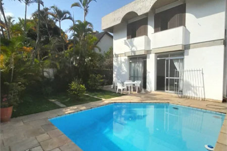 Casa para alugar com 3 quartos, sendo 1 suíte,  em Vila Sônia, São Paulo, SP
