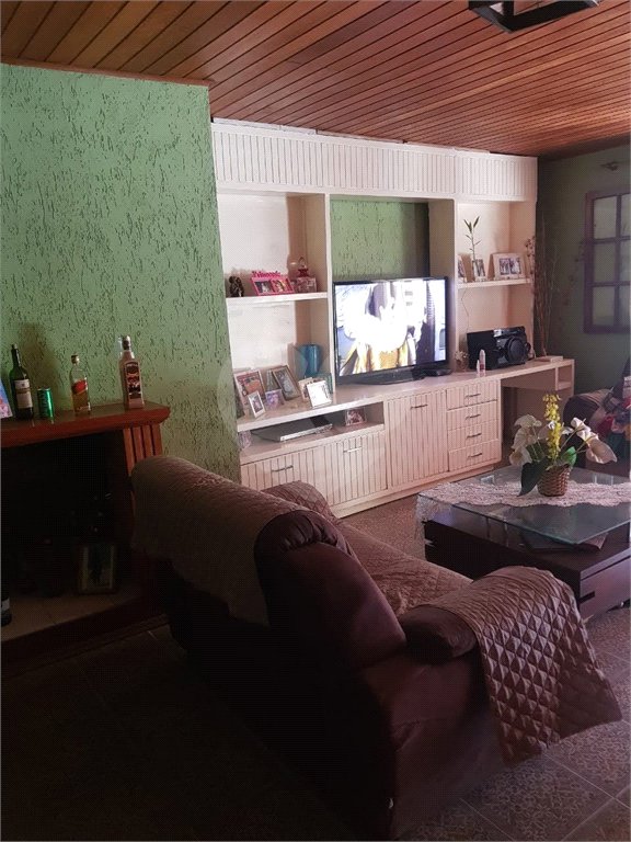 Casa de Vila à venda com 4 quartos, sendo 1 suíte, em Rio do Ouro, São Gonçalo, RJ