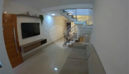 Sobrado à venda com 3 quartos, sendo 1 suíte, em Vila Lúcia, São Paulo, SP