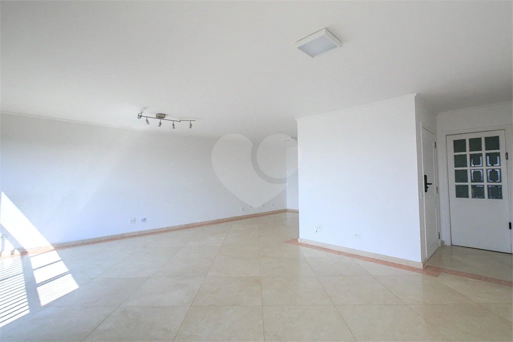 Apartamento locação Alto da Boa Vista próximo Jardim Marajoara.