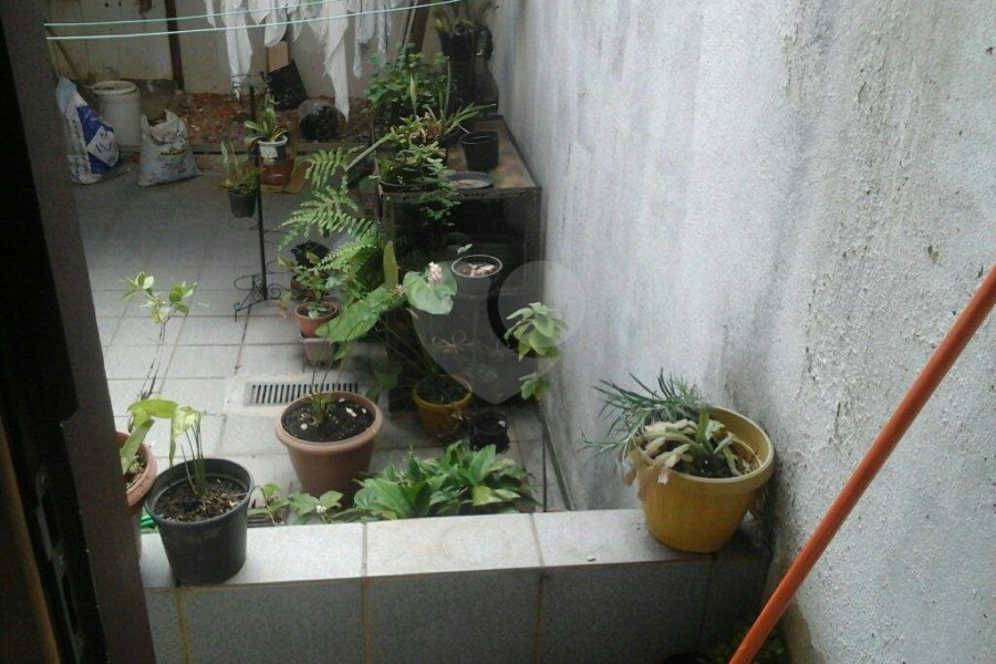 Casa de Vila à venda com 4 quartos, sendo 1 suíte, no condomínio Travessa Isadora,4, São Paulo - SP
