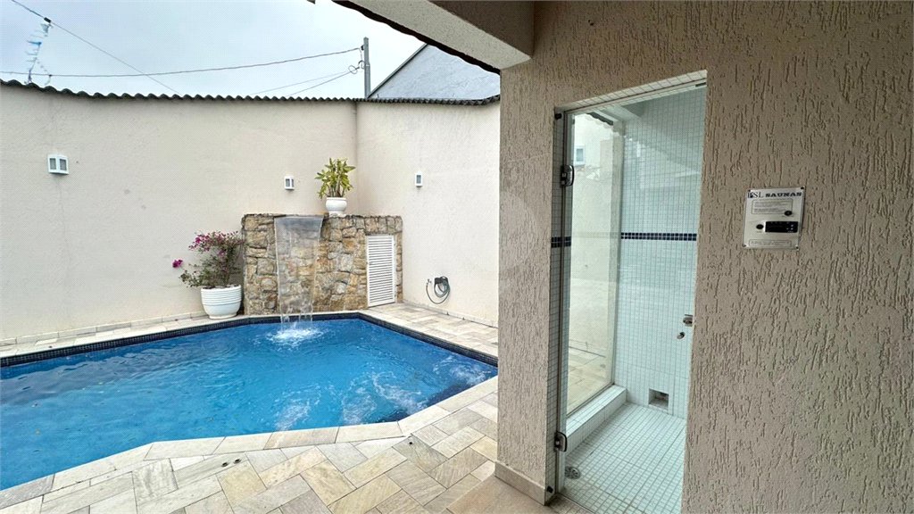 Casa à venda com 4 quartos, sendo 3 suítes, em Vila Galvão, Guarulhos, SP