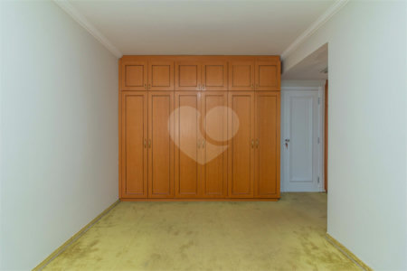Apartamento à venda com 3 suítes em Campo Belo, São Paulo, SP
