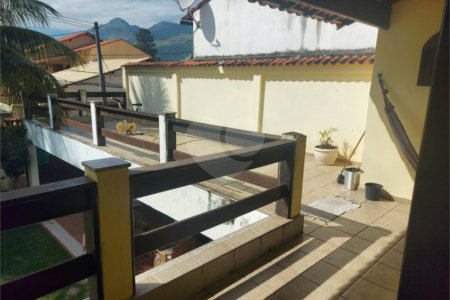Casa à venda com 4 quartos, sendo 1 suíte, no condomínio River Plate, Rio de Janeiro - RJ