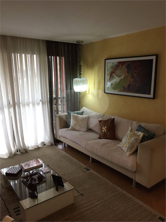 Apartamento à venda com 3 quartos, sendo 1 suíte, em Vila Andrade, São Paulo, SP