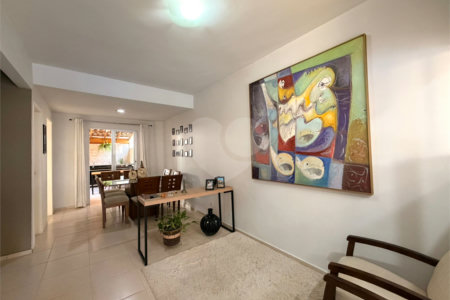 Casa à venda com 3 quartos, sendo 1 suíte, no condomínio Village Sarriá, Sorocaba - SP