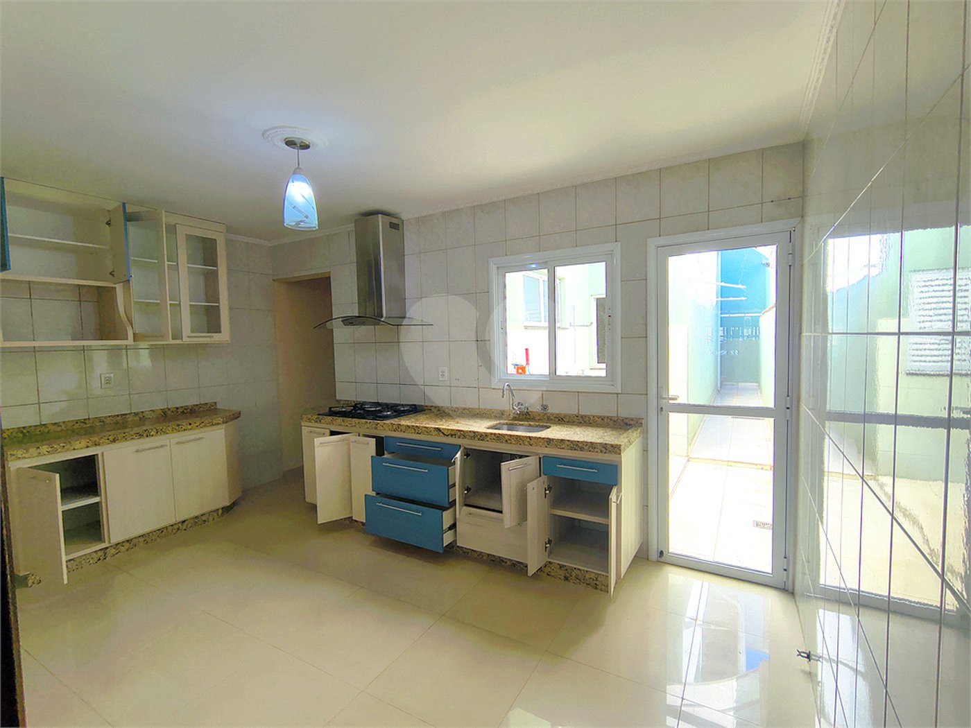 Sobrado à venda com 3 quartos, sendo 1 suíte,  em Jardim Alice, Indaiatuba, SP