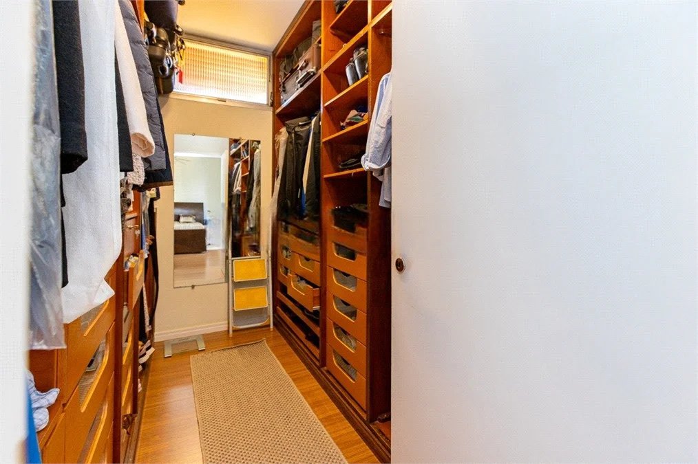 Sobrado à venda com 4 quartos, sendo 2 suítes, em Vila Madalena, São Paulo, SP