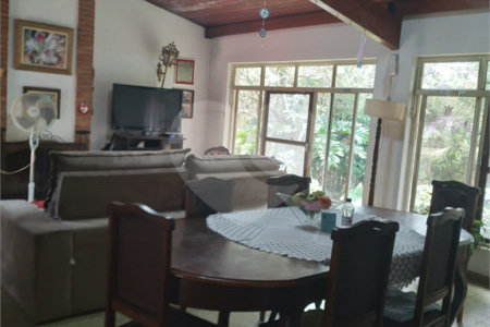 Casa à venda com 3 quartos, sendo 2 suítes, em Vila Santista, Atibaia, SP