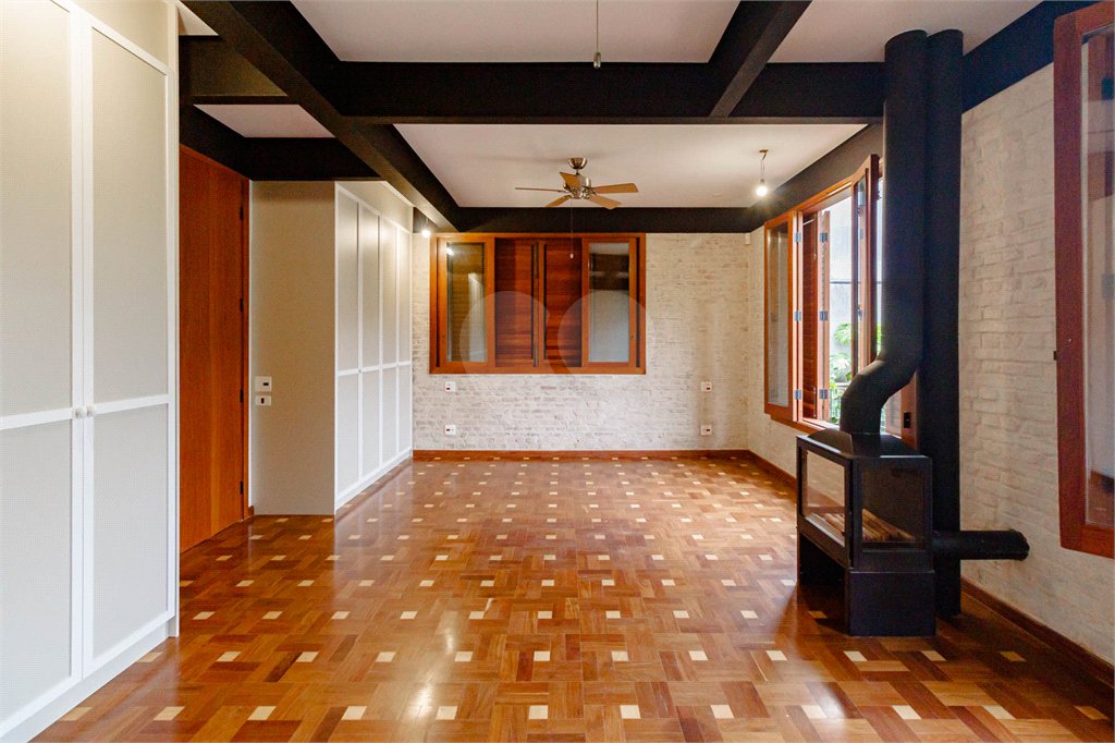 Casa à venda com 3 quartos, sendo 2 suítes, em Jardim América, São Paulo, SP