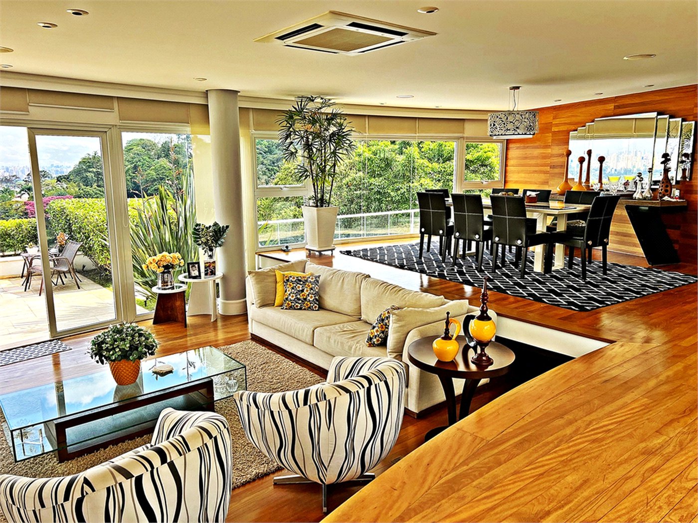 Casa à venda com 4 suítes no condomínio Residencial Jd. Ibiratiba, São Paulo - SP