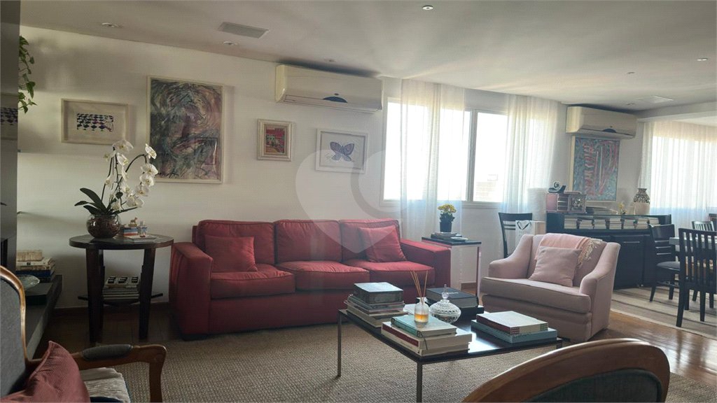 Apartamento à venda com 3 quartos, sendo 2 suítes, em Jardim Paulista, São Paulo, SP