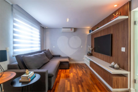 Casa à venda com 4 quartos, sendo 2 suítes, no condomínio Melbourne Residence, São Paulo - SP