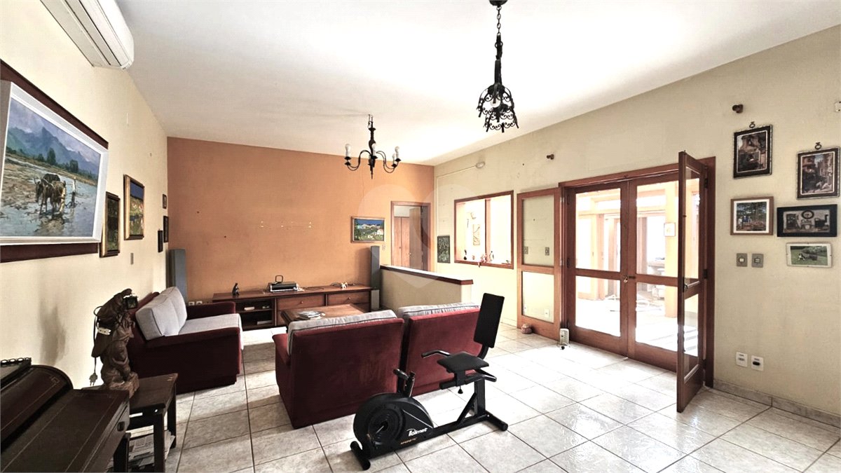 Casa à venda com 4 suítes no condomínio Chácara Cordeiro, São Paulo - SP