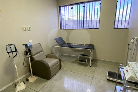 Salão para alugar em Vila Romanópolis, Ferraz de Vasconcelos, SP