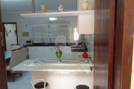 Sobrado à venda com 3 quartos, sendo 1 suíte,  em Vila América, Santo André, SP