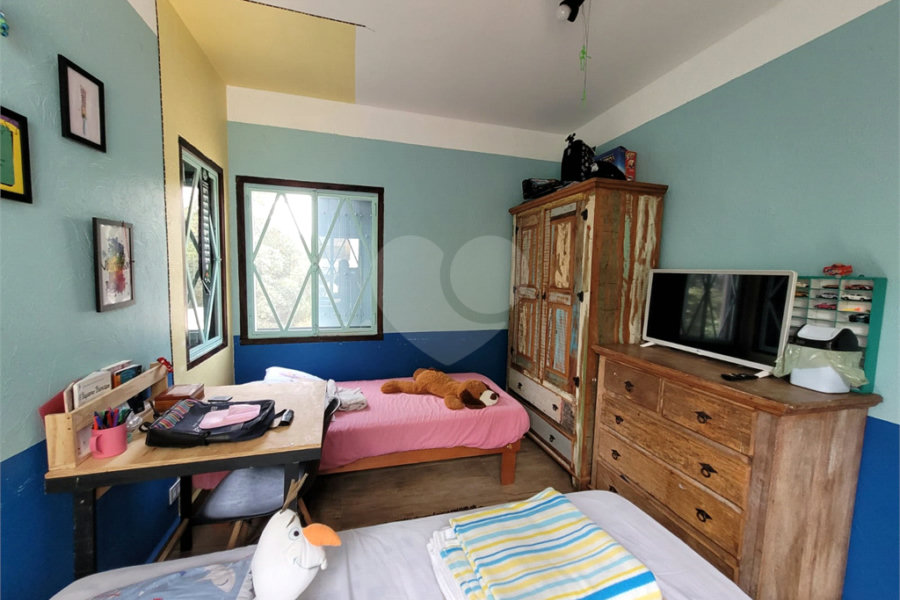 Casa à venda com 3 quartos, sendo 1 suíte, no condomínio Sausalito, Mairiporã - SP