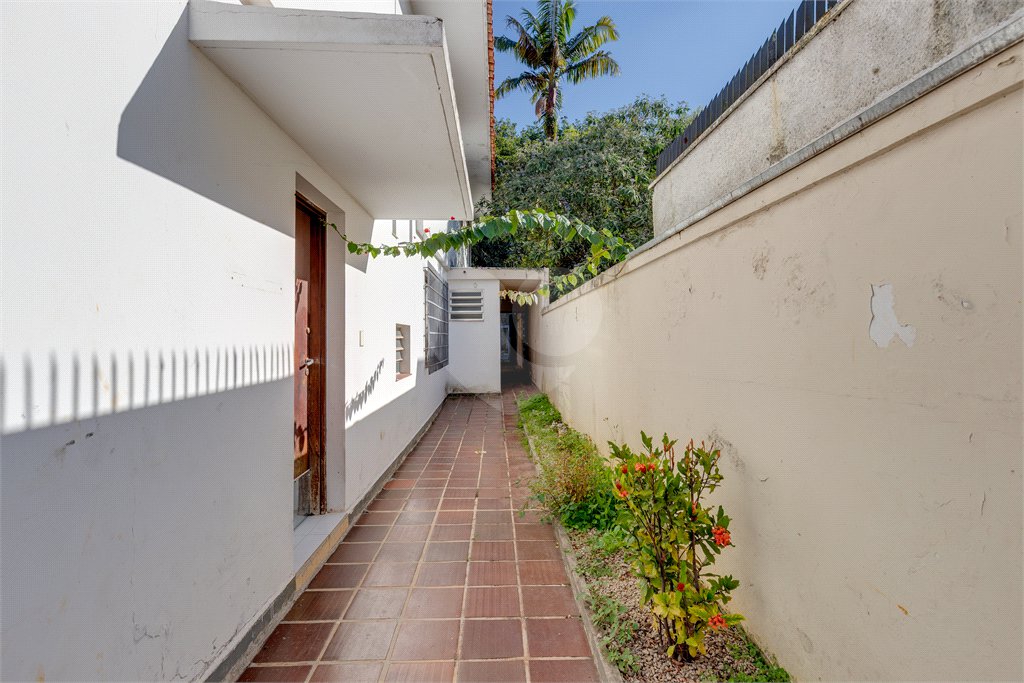 Sobrado à venda com 3 quartos, sendo 1 suíte, em Alto da Boa Vista, São Paulo, SP